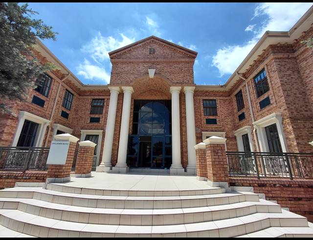 170M² OFFICE TO LET IN BRYANSTON